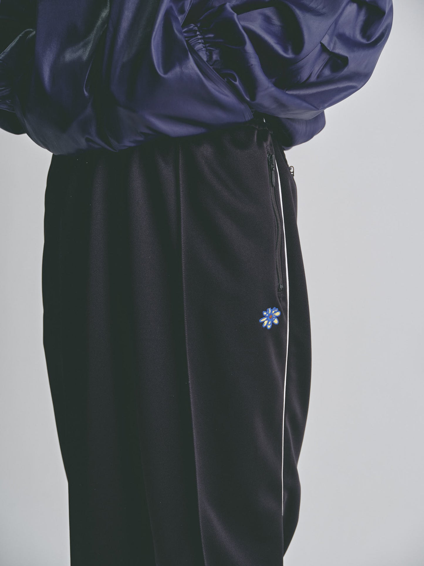 24/7 track slacks